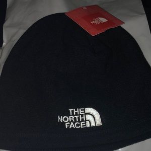 Mens fleece black north face hat. Never worn !